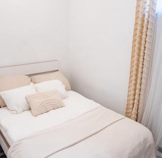 Csarnok negyed Apartamento | Fecske DeLux Downtown with parking