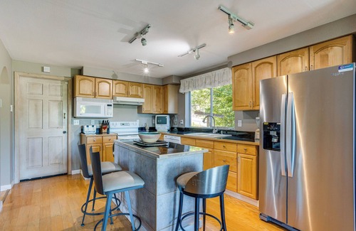 Federal Way Casa | Federal Way Vacation Rental: Bay & Mountain Views!