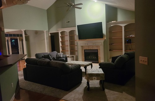 Vandalia Casa | Feel At home 13 minutes from Dayton International Airport