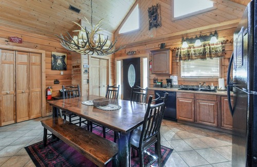 Branson Cedars Cabina | Siéntete como en casa en Twin Pines