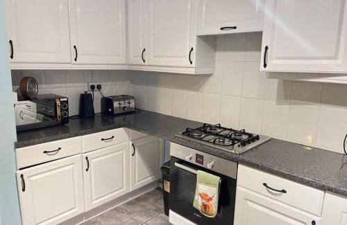 Headington Apartamento | Feel at Home! Cozy 3BR Getaway in Prime Location