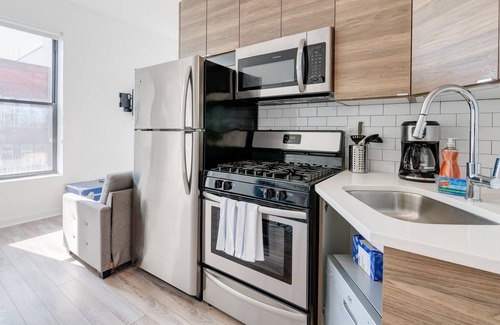 River West Apartamento | Feel Comfy And Cozy At This Lovely Chi-town Home Away From Home - 747 Lofts Cabin 308 by RedAwning