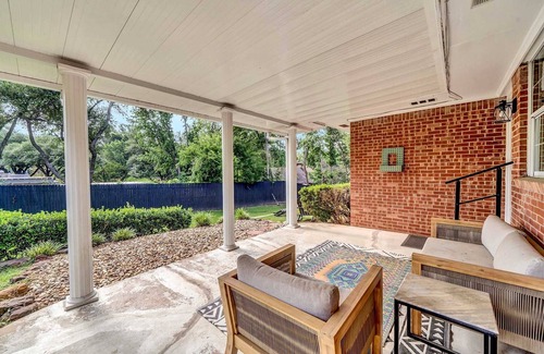 Tyler Casa | Feel Good, Spacious Home - Centrally located!