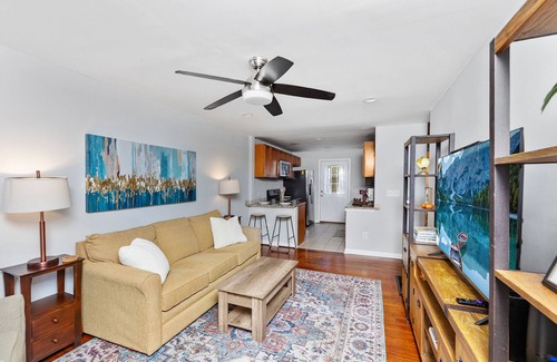 Charlotte Casa | Feels Like Home, 4 mins to Arts District and close to all in quiet neighborhood