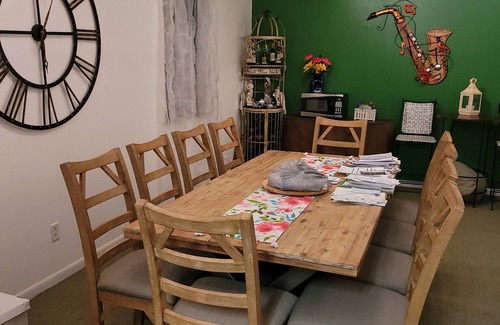 La Brisa Casa | Se siente como en casa con Southern Hospitality. Cerca del campus y todo lo demás.