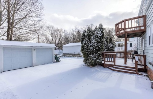 Cleveland Heights Casa | Felton · King Bed, Fire Pit & Whimsical Sea