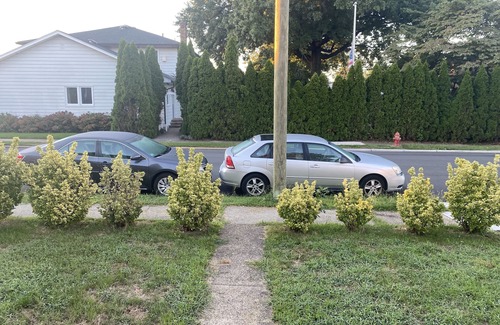Fair Lawn Casa | FEMALES ONLY Quite safe neighborhood near NYC, transportation & mall