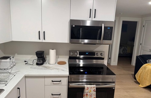 Moncton Apartamento | FemMac's Place