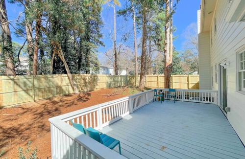 North Raleigh Casa | Fenced-In 4 BR <2mi North Hills, Garage/Storage