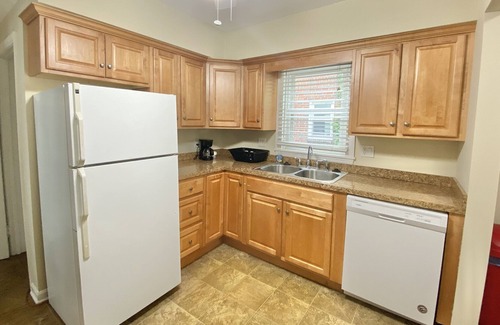 Cleveland Heights Casa | Fenced-In Backyard, Safe Family Area, , Close to Metroparks