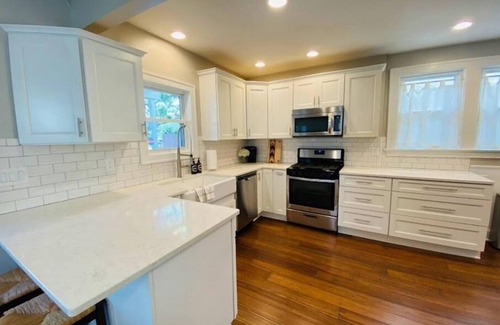Downtown Columbus Casa | Fenced in Private Yard in Harrison West Near OSU