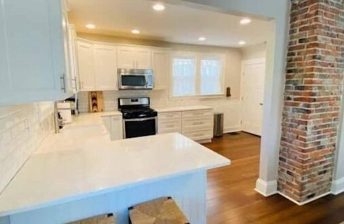 Downtown Columbus Casa | Fenced in Private Yard in Harrison West Near OSU