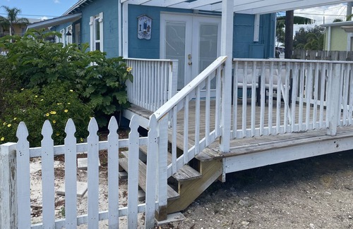 Tropic Cabaña | Fenced in Riverview Cottage with Private Deck