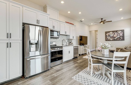 Roseville Apartamento | Fenced-In Yard: Apt 7 Mi to Westfield Galleria