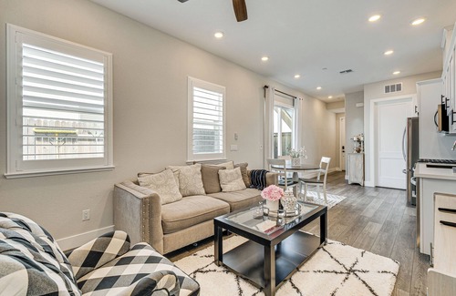 Roseville Apartamento | Fenced-In Yard: Apt 7 Mi to Westfield Galleria