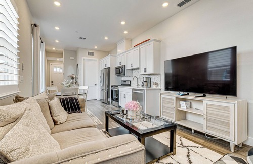 Roseville Apartamento | Fenced-In Yard: Apt 7 Mi to Westfield Galleria