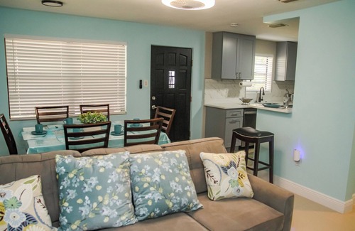 Edgewater Casa | Fenced yard lots of Parking for trailer close to beach 4 bedrooms Edgewater