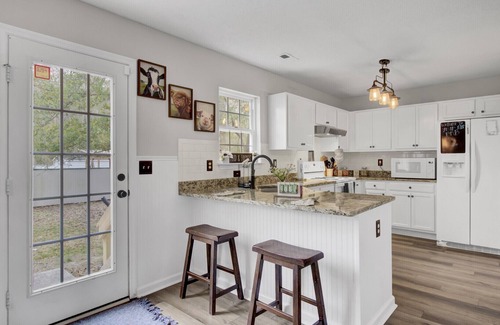 Goose Creek Casa | Fenced Yard & Pet Friendly: Navy Base + Charleston