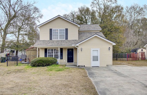 Goose Creek Casa | Fenced Yard & Pet Friendly: Navy Base + Charleston