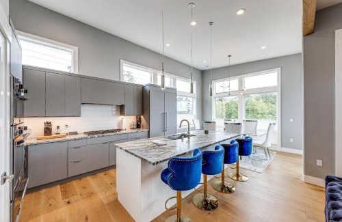 Anacortes Casa | Fenced Yard, Water and Island Views Anacortes Home!