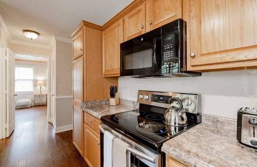 Columbia Casa | Fenced Yard with Pool! 10 Mins to Lake Murray