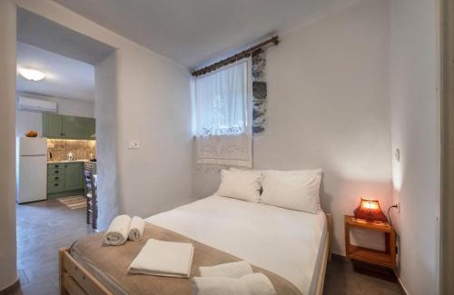 Perivolia Apartamento | Feneri 3 -Cozy rustic Apt 20' from Elafonisi beach