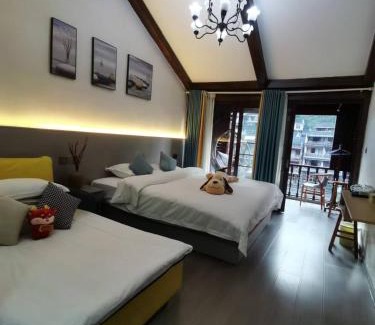 Fenghuang Casa | Fenghuang Ancient Town Lazy Cat Riverside Inn