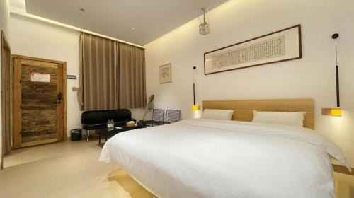 Fenghuang Casa | Fenghuang Ancient Town Persimmon Courtyard B&B
