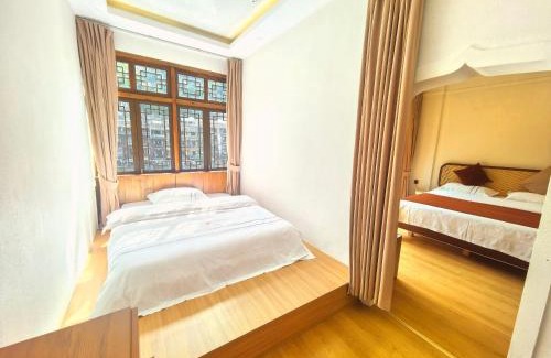 Fenghuang Casa | Fenghuang Color River View Villa