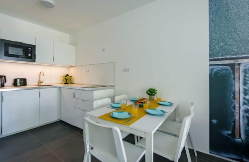 Balatonszemes Apartamento | Fenyves by Interhome