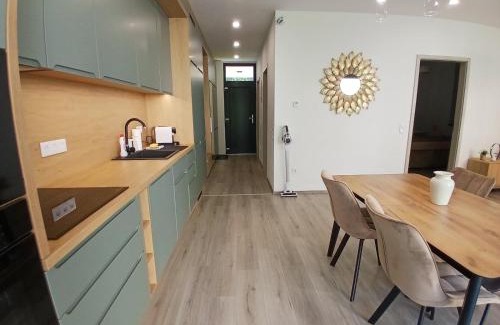 Pusztavacs Apartamento | Fenyvesliget Apartmanok III