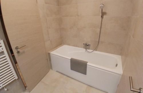 Pusztavacs Apartamento | Fenyvesliget Apartmanok IV