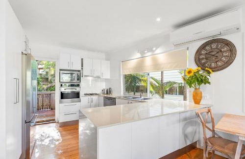 Sunshine Beach Casa | Ferguson St The Beach House Cosy Cottage with Pool