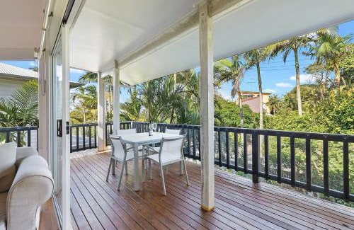 Sunshine Beach Casa | Ferguson St The Beach House Cosy Cottage with Pool