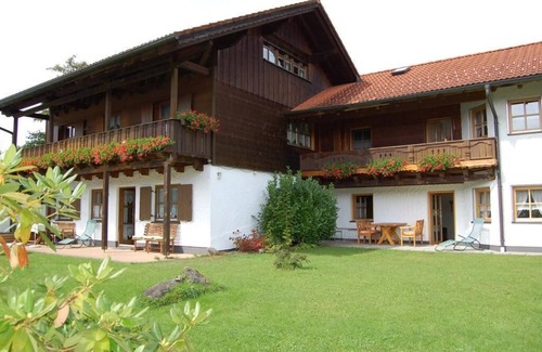 Bayerisch Eisenstein Apartamento | Casa de vacaciones en medio de la naturaleza virgen. Dormitorio en la galería.