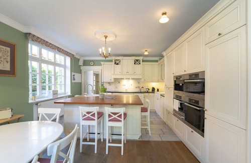 Sierksdorf Casa | Ferienhaus Ehemaliges Gutshaus mit Großer Terrasse in Oevelgönne