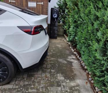 Sagard Casa | Ferienhaus an der Brunnenaue 4 Sterne, E-Ladestation am Haus, Wlan, Netflix, Garten