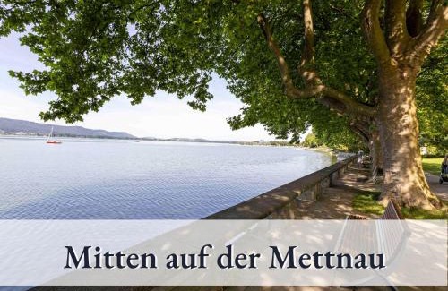 Radolfzell am Bodensee Apartamento | Ferienhaus Petra - Großzügige Ferienwohnungen in bester Bodenseelage l 1 Minute zum Bodensee l 7 Ferienwohnungen l Vollausgestattete Küchen l Gratis-WLAN l Gratis Parkplätze l Mitten auf der Mettnau
