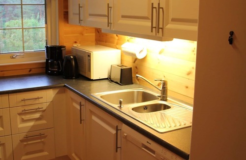 Lyngstranda Casa | Ferienhaus für 7 Personen am Hardangerfjord, 9,9 und 15 PS Motorboot Mietbar