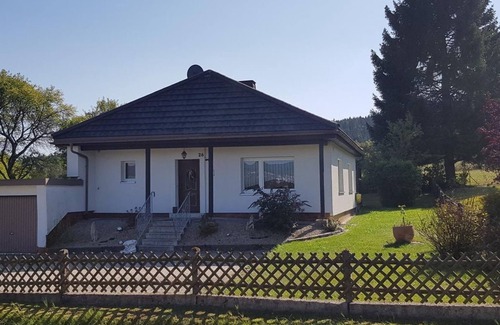 Mehlmeisel Casa | Ferienhaus Gemütlichkeit - Ferienhaus, Dusche, WC, 1 Schlafraum