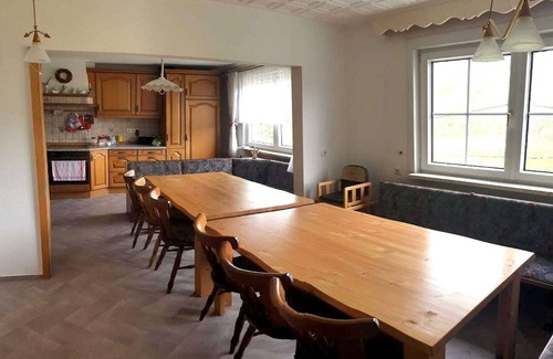 Baerenstein Casa | Ferienhaus en Bärenstein bei grünen Hügeln