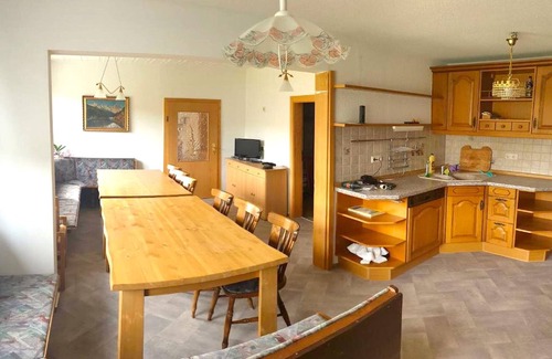 Baerenstein Casa | Ferienhaus en Bärenstein bei grünen Hügeln