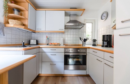 Eslohe Casa | Ferienhaus in Ortsrandlage mit Aussensauna und Beleuchteter Glasüberdachung