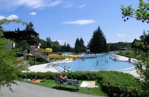Viechtach Casa | Ferienhaus Jägerpark Viechtach 28, piscina cubierta, Wi-Fi y costos de energía incluidos