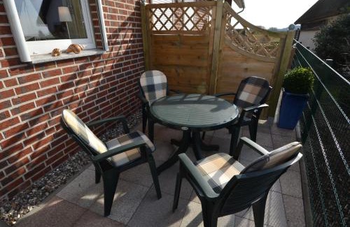 Lobbe Apartamento | Ferienhaus Lobbe - Wohnung 04 mit Terrasse strandnah