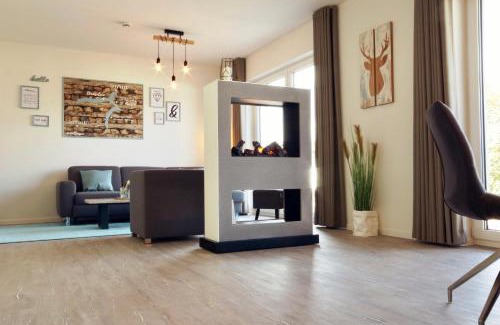 Heringhausen Casa | FerienHAUS Marta am Diemelsee im Sauerland mit eigener Sauna, Garten, Terrasse, Balkon und Blick auf den See
