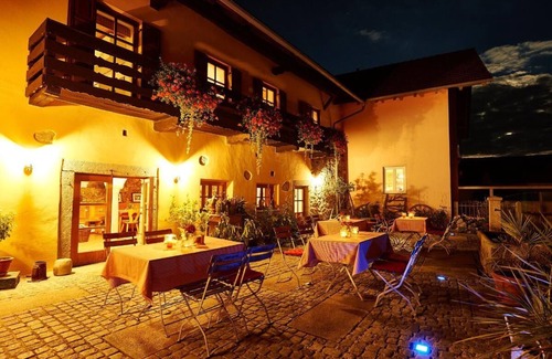 Schoellnach Apartamento | Casa vacacional con amplia terraza y vista despejada.