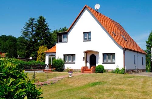 Feldberger Seenlandschaft Apartamento | Ferienhaus Regner „Das Anwesen am See“ *