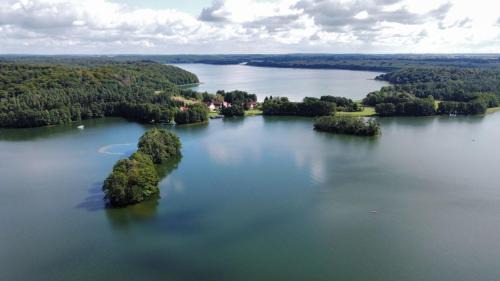 Feldberger Seenlandschaft Apartamento | Ferienhaus Regner „Das Anwesen am See“ *