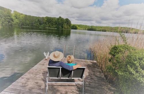 Feldberger Seenlandschaft Apartamento | Ferienhaus Regner „Das Anwesen am See“ *